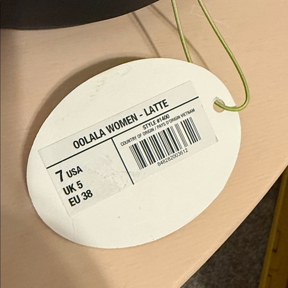 OOFOS OOlala Luxe Women's size 7/EURO 38 Latte  Thong Comfort Sandals - Picture 6 of 6